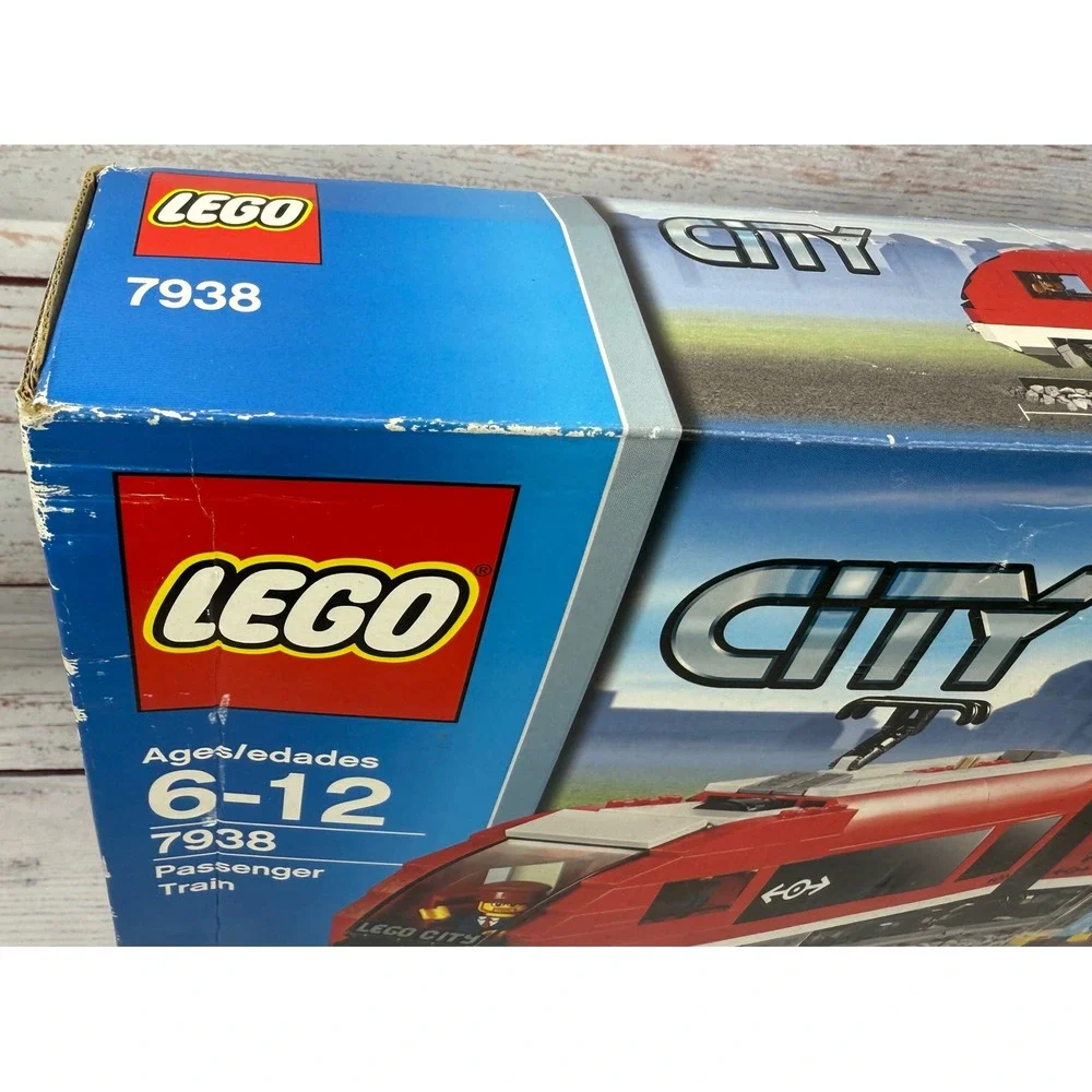 LEGO City Passenger Train 7938 Red High Speed Remote Control 669 Pcs Retired Set